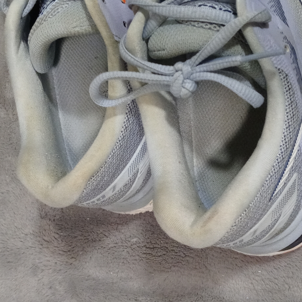 1215 Asics GT-2000 7 Dynamic Duomax Sneakers - Picture 12 of 12